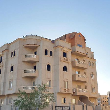 The Tree House Apartment Sheikh Zayed City Exterior photo